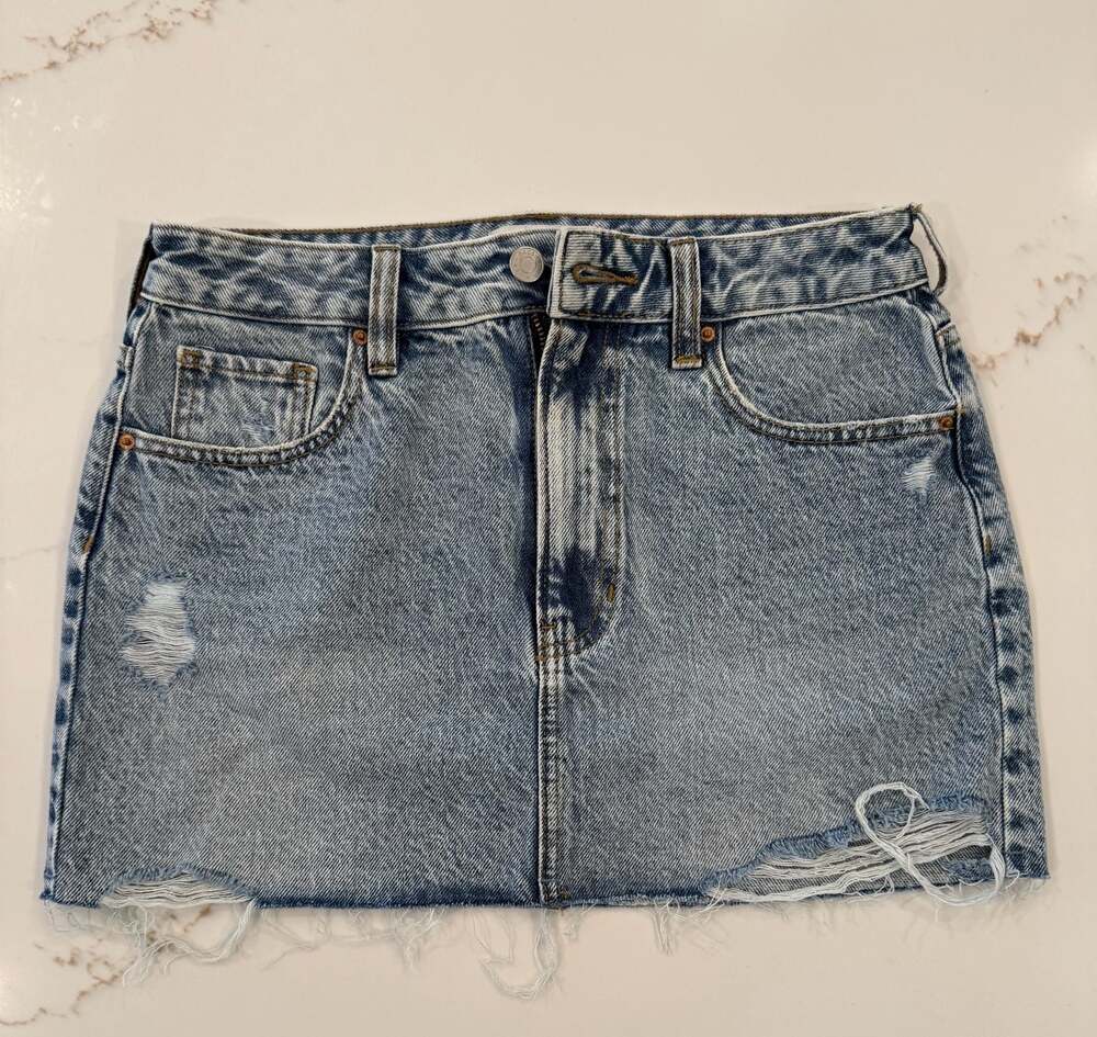 PacSun Distressed Denim Mini Skirt Size 26